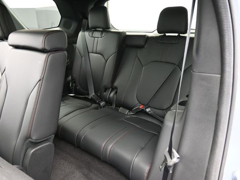 Certified 2025 Honda Pilot Black Edition image 38