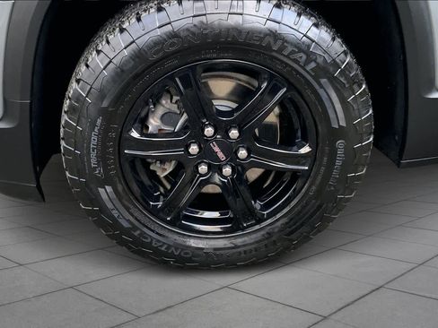 Used 2023 GMC Acadia AT4 w/ Technology Package image 10