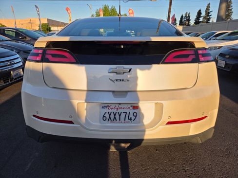 Used 2013 Chevrolet Volt Premium w/ Premium Trim Package FWD image 3