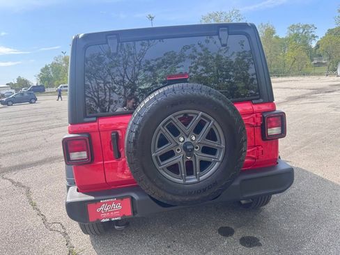 Used 2024 Jeep Wrangler Unlimited Sport AWD/4WD image 4
