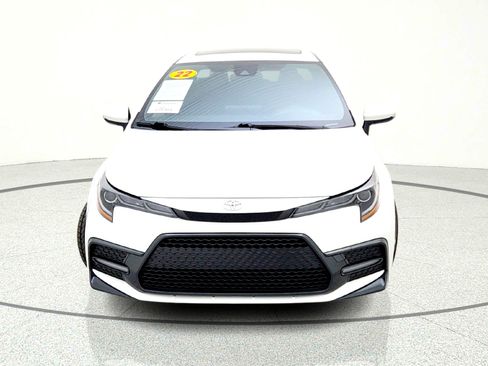Used 2022 Toyota Corolla SE w/ SE Premium Package image 3