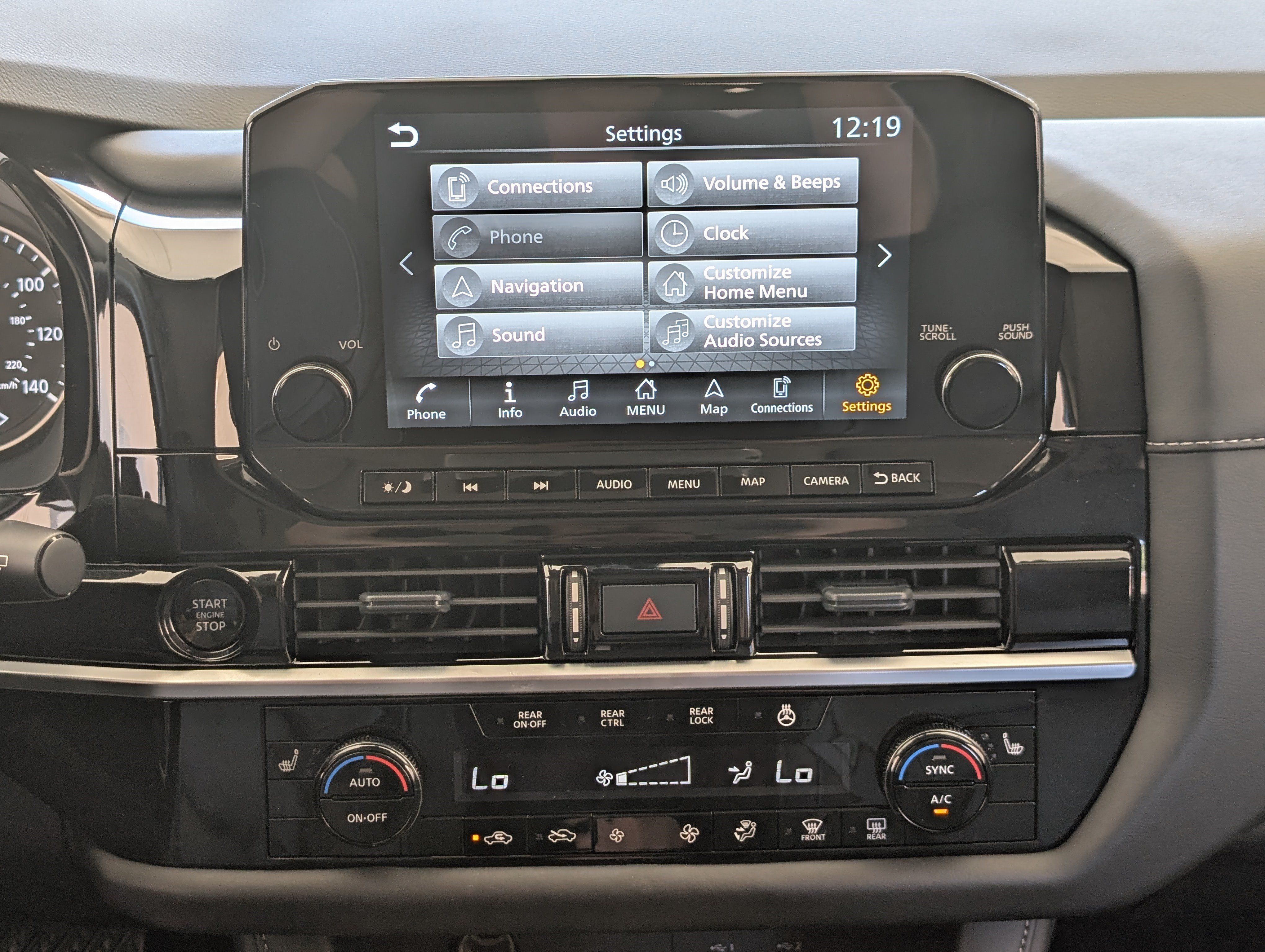 Used 2025 Nissan Pathfinder SL FWD image 26