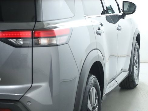 Used 2025 Nissan Pathfinder SV image 48