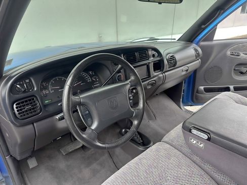 Used 2000 Dodge Ram 1500 Truck ST image 18