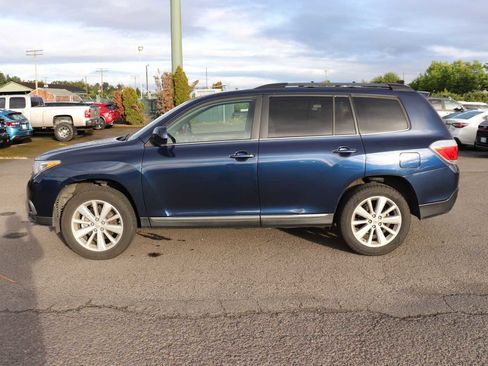 Used 2011 Toyota Highlander 4WD w/ Tech Pkg image 8
