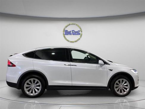 Used 2017 Tesla Model X 75D AWD/4WD image 6