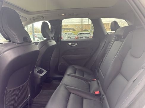 Used 2023 Volvo XC60 B5 Plus w/ Climate Package image 7