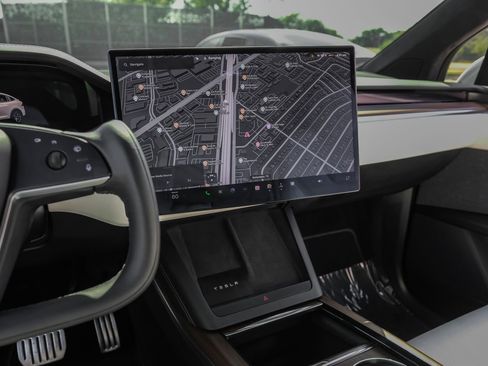 Used 2024 Tesla Model X AWD/4WD image 24