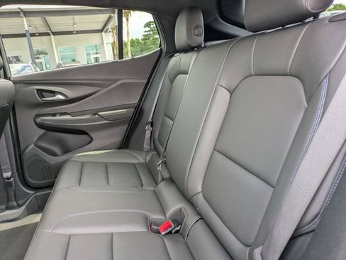 Used 2025 Buick Envista Sport Touring w/ Convenience I Package FWD image 16