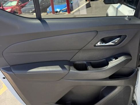 Used 2019 Chevrolet Traverse RS FWD image 12