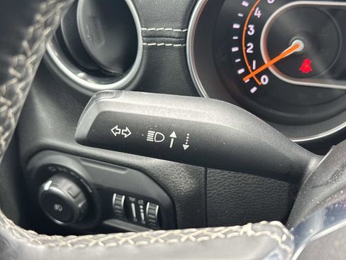 Used 2018 Jeep Wrangler Unlimited Sahara image 24