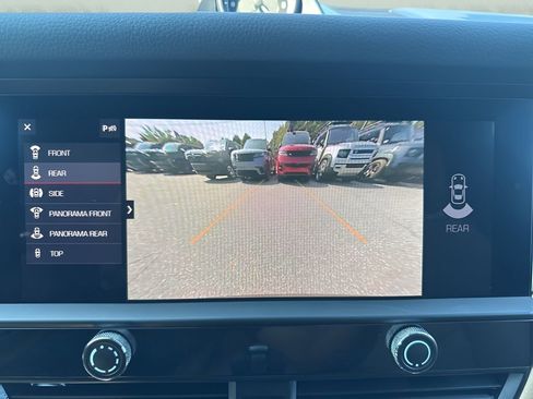 Used 2023 Porsche Macan Turbo image 23