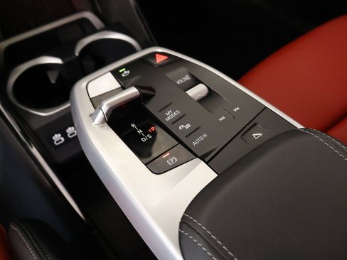 Used 2025 BMW X2 M35i AWD/4WD image 8