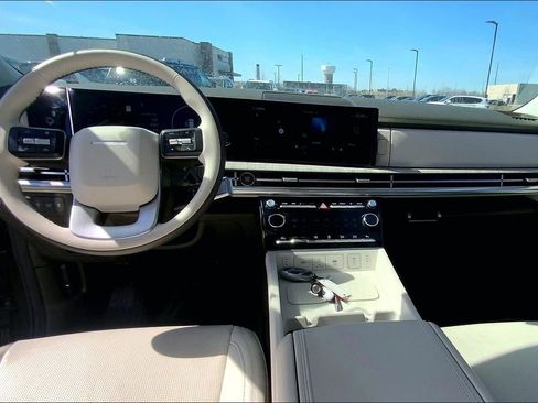 Used 2025 Hyundai Santa Fe Calligraphy image 10