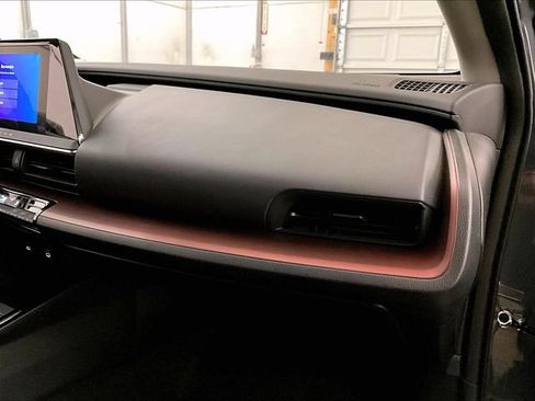 Used 2024 Toyota Prius Prime FWD image 15