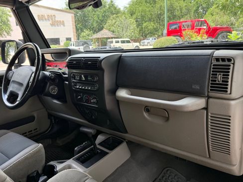 Used 2003 Jeep Wrangler Sahara AWD/4WD image 31
