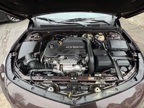 Used 2016 Chevrolet Malibu LT w/ Leather Package image 7