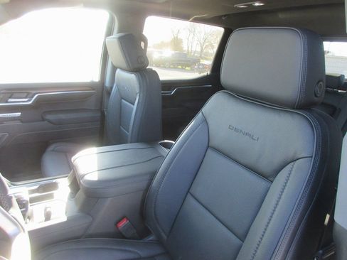 New 2026 GMC Sierra 1500 Denali w/ Denali Reserve Package AWD/4WD image 15