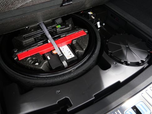 Used 2023 Lamborghini Urus S image 53