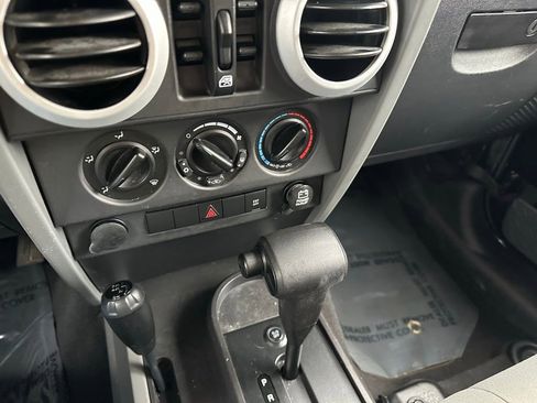 Used 2008 Jeep Wrangler Unlimited Sahara w/ Trailer Tow Group AWD/4WD image 24