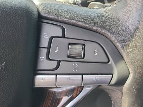 Used 2023 Cadillac Escalade Premium Luxury AWD/4WD image 27