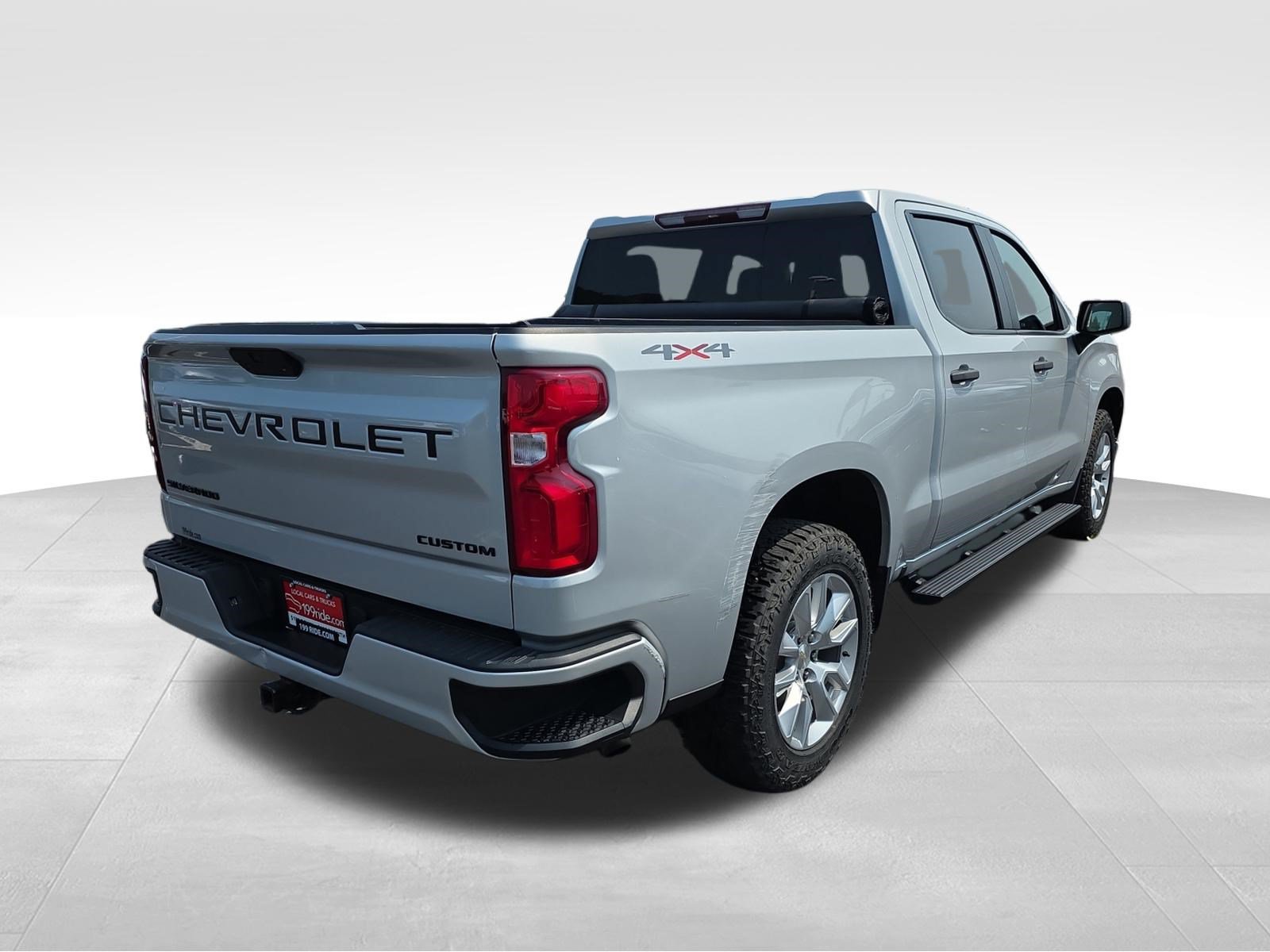Used 2021 Chevrolet Silverado 1500 Custom w/ LPO, Dark Essentials Package AWD/4WD image 5