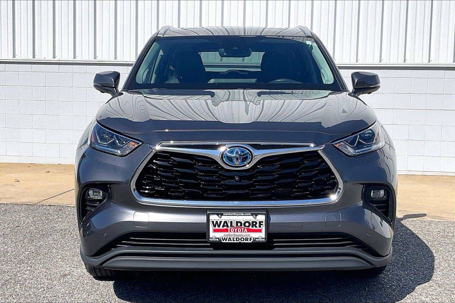 Used 2023 Toyota Highlander Limited AWD/4WD image 3