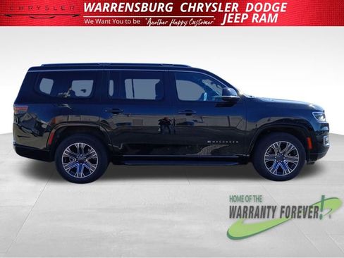 Used 2024 Jeep Wagoneer Series II w/ Flexible Seating Group image 2