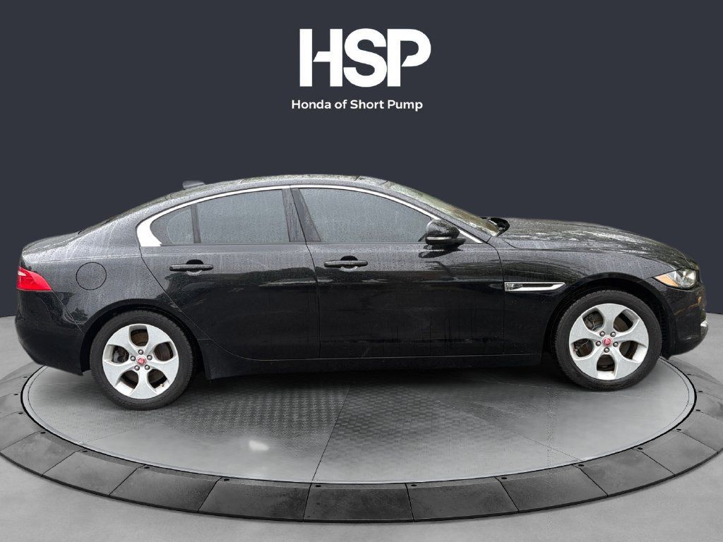 Used 2017 Jaguar XE Premium AWD/4WD image 6