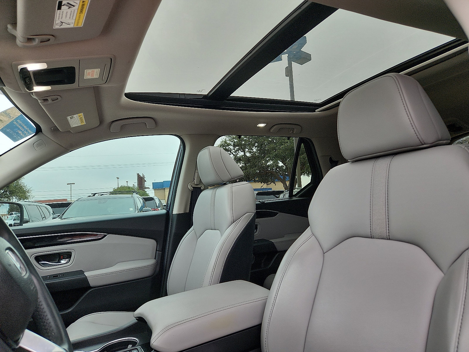 Used 2025 Honda Pilot Touring image 16