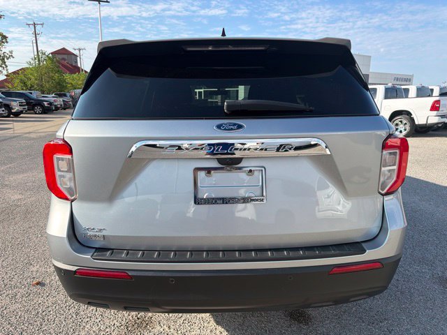 Used 2024 Ford Explorer XLT RWD image 6