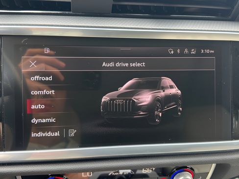 Used 2023 Audi Q3 2.0T Premium Plus w/ Premium Plus Package AWD/4WD image 24