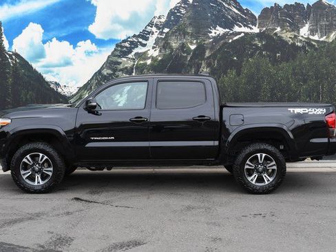 Certified 2019 Toyota Tacoma TRD Sport image 7
