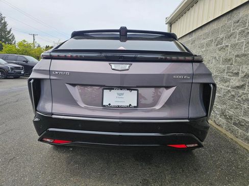 New 2026 Cadillac Lyriq Signature Luxury w/ LPO, Bronce Accent Package AWD/4WD image 6