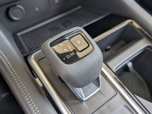 Used 2024 Nissan Pathfinder Platinum w/ Cargo Package image 33