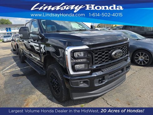 Used 2025 Ford F350 Lariat w/ Black Appearance Package AWD/4WD image 2