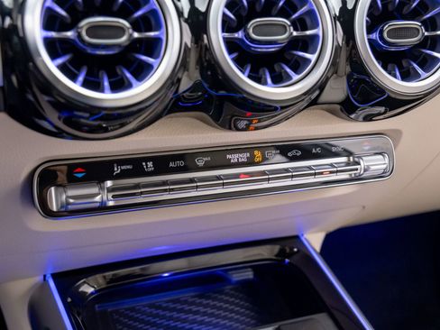 New 2025 Mercedes-Benz GLB 250 4MATIC image 26