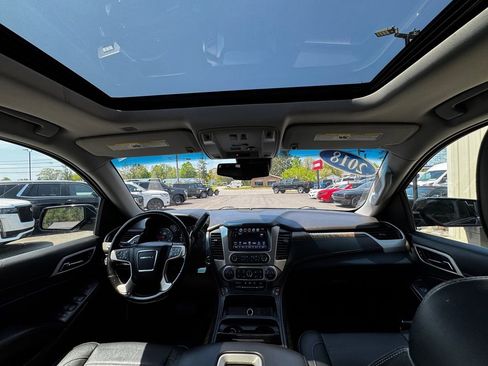 Used 2018 GMC Yukon Denali w/ Denali Ultimate Package AWD/4WD image 37