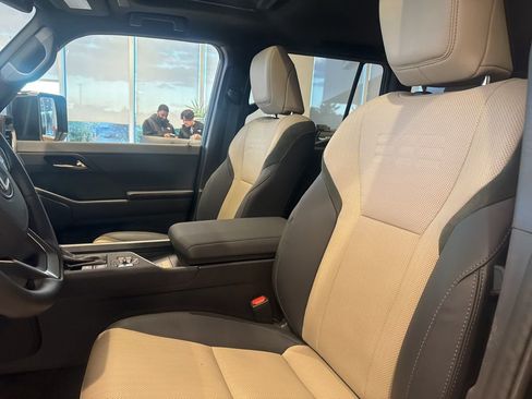 Certified 2025 Lexus GX 550 image 32