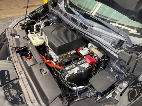 Used 2019 Nissan Leaf SV w/ SV All Weather Package image 9