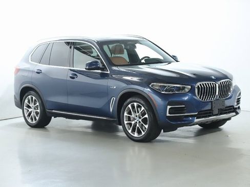 Certified 2022 BMW X5 xDrive45e w/ Executive Package image 9