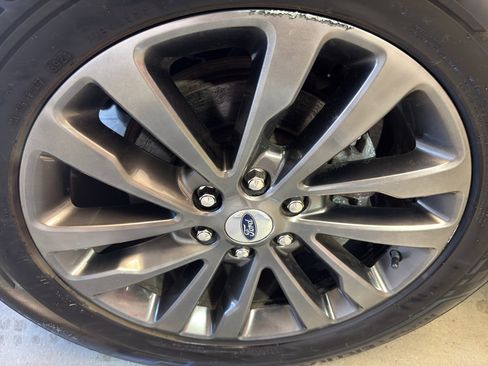 Used 2020 Ford Expedition Limited RWD image 32