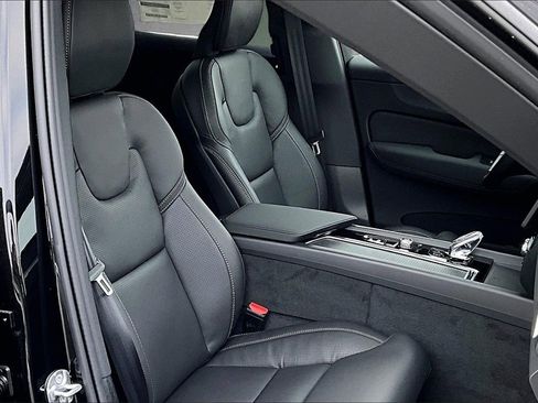 New 2026 Volvo XC60 T8 Ultra w/ Protection Package Premier image 11