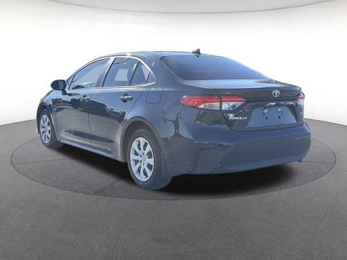 Used 2025 Toyota Corolla LE image 3