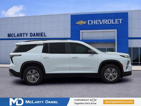 Used 2026 Chevrolet Traverse LT w/ Driver Confidence Package AWD/4WD image 6