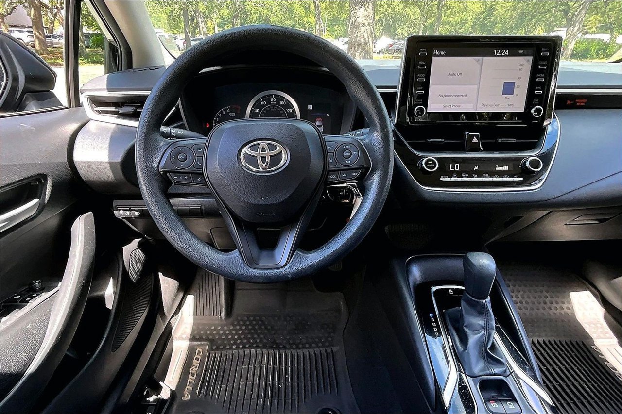 Used 2020 Toyota Corolla LE FWD image 8