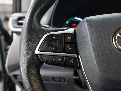 Used 2021 Toyota Sienna LE AWD/4WD image 25