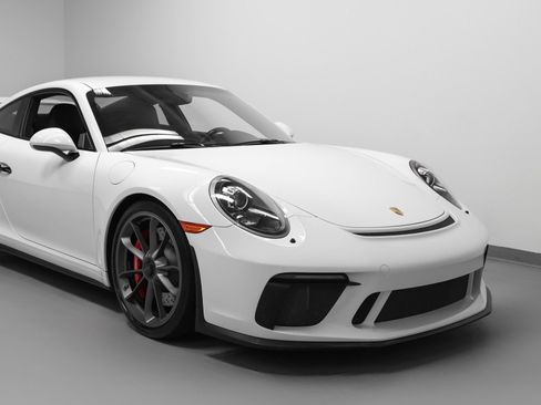 Certified 2018 Porsche 911 GT3 RWD image 9