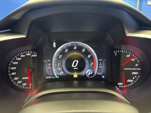Used 2016 Chevrolet Corvette Stingray Coupe RWD image 17
