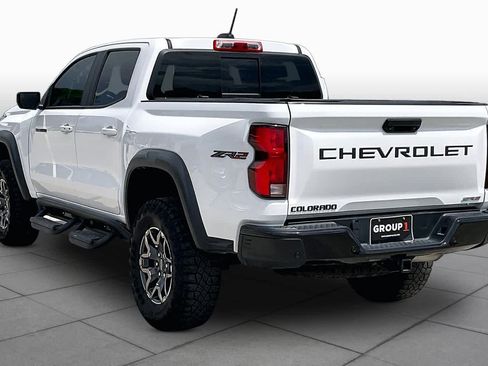 Used 2024 Chevrolet Colorado ZR2 w/ Safety Package AWD/4WD image 11